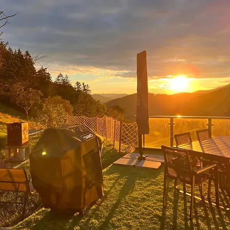 Loft Mit Whirlpool & Fass-sauna Im Schwarzwald Apartamento *